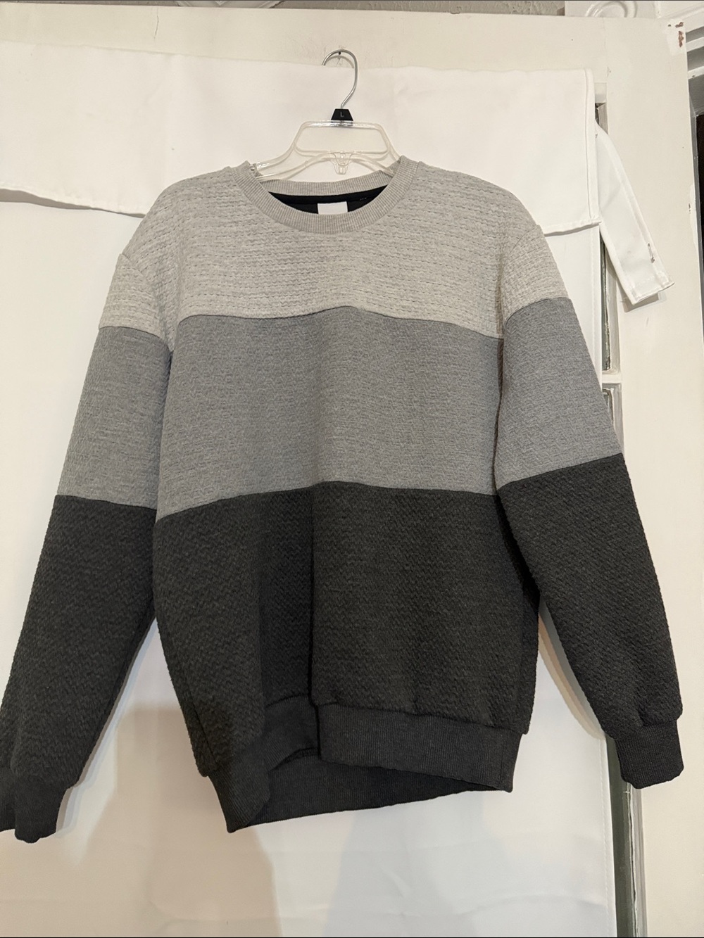 Zara Women’s Colorblock Crewneck Sweater - Gray Tones
